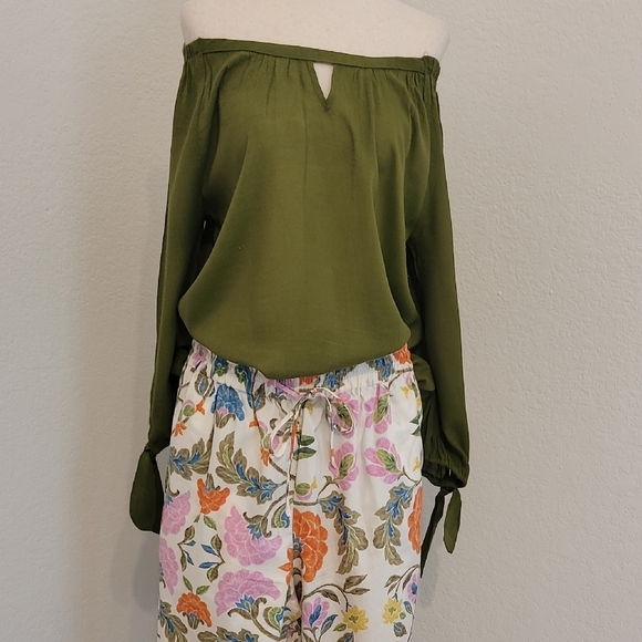 Zara Multicolor Floral Pants - Picture 6 of 6